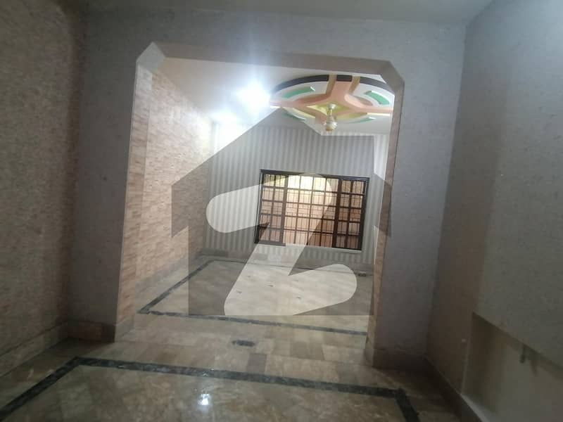 کلفٹن ٹاؤن شپ راولپنڈی میں 6 کمروں کا 1 کنال مکان 3 کروڑ میں برائے فروخت۔