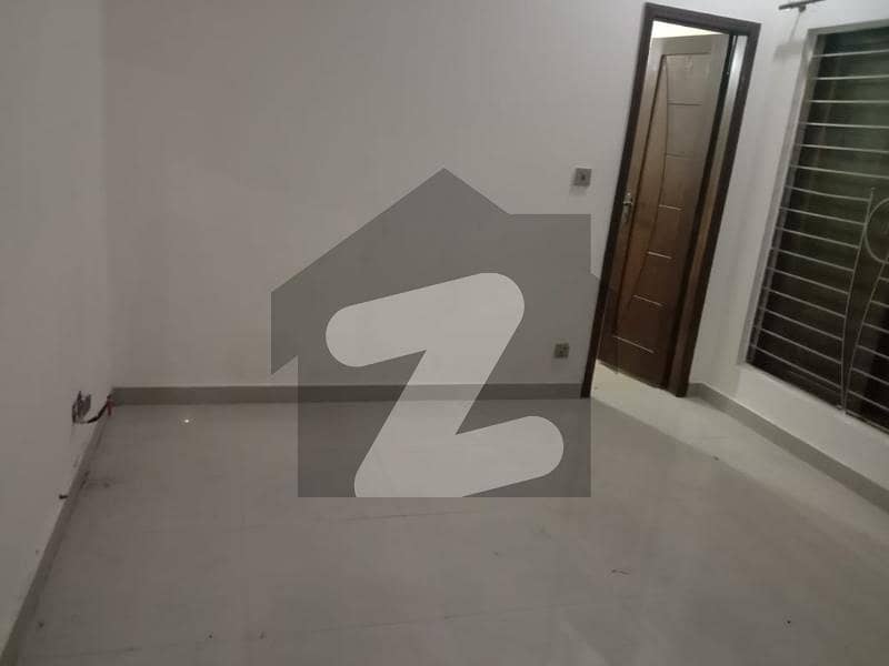 DHA Phase 8 Ex Air Avenue Luxury Apartment With Gas