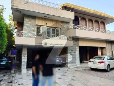 شاہ جمال کالونی فیروزپور روڈ لاہور میں 11 کمروں کا 3.55 کنال مکان 20 کروڑ میں برائے فروخت۔