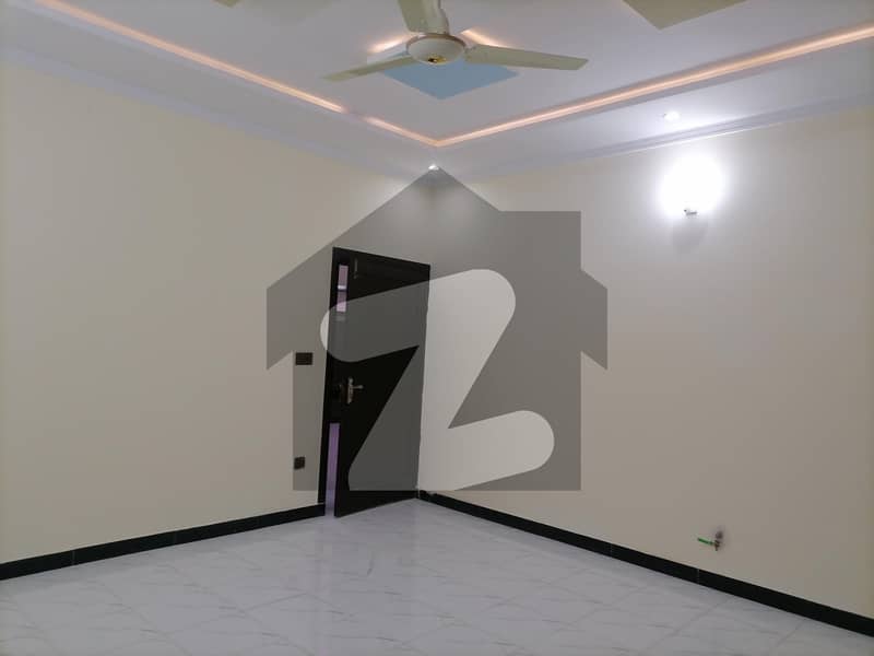 وکیل کالونی اسلام آباد ہائی وے راولپنڈی میں 3 کمروں کا 3 مرلہ فلیٹ 72 لاکھ میں برائے فروخت۔