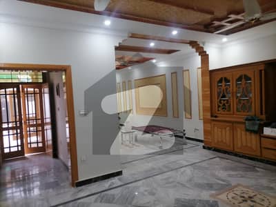 900 Square Feet Flat In Wakeel Colony Best Option
