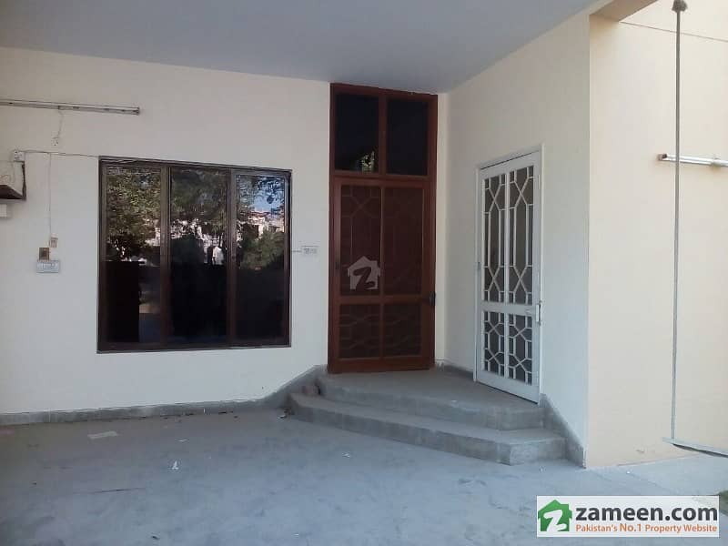 PAF Colony Near Saddar Cantt 2 Bedroom DD Car Porch PAF Colony Near Saddar Cantt 2 Bedroom DD Car Porch