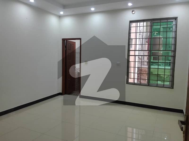 Prominently Located Upper Portion Available In Garden Town - Tariq Block For Small Family