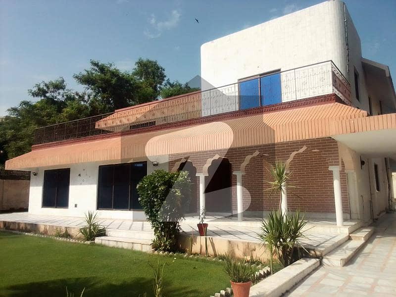 888 Sq Yd House In F-7 - Islamabad For Rent