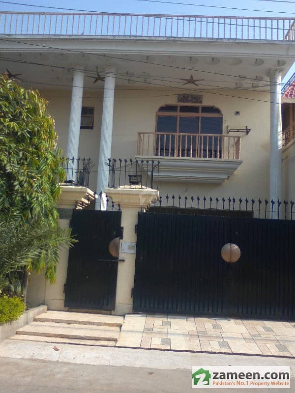 2 Bedroom Attach Bath D T. v Lounge Kitchen 12 Marla Upper Portion For