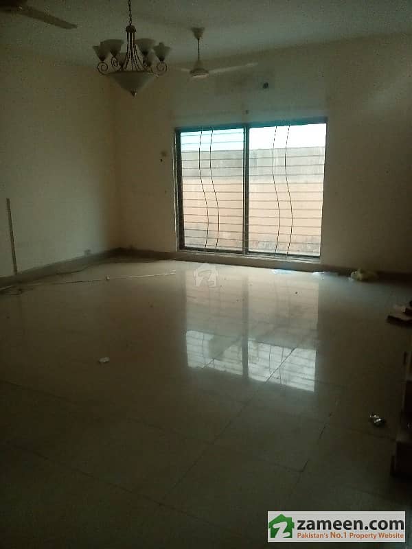 Askari 9 Sd House 10 Marla 3 Bedroom Whit Attach Bathroom 1 Study Room Tv Lounge Drawing Dining And Servant Room