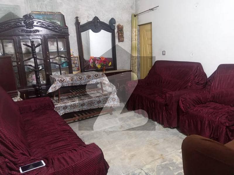 ڈسکہ روڈ سیالکوٹ میں 3 کمروں کا 5 مرلہ مکان 53 لاکھ میں برائے فروخت۔