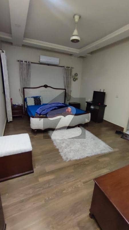 ویلینشیاء ہاؤسنگ سوسائٹی لاہور میں 5 کمروں کا 16 مرلہ مکان 3.45 کروڑ میں برائے فروخت۔