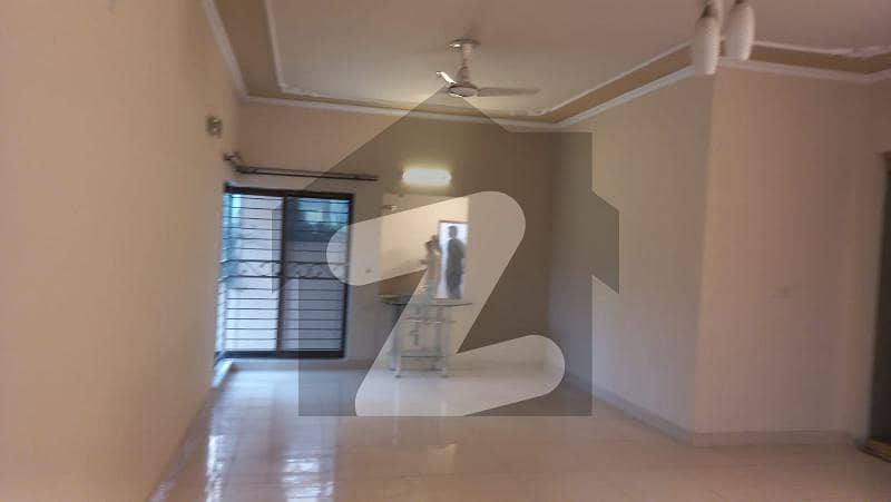 10 Marla Full House For Rent In Phase 4 Ee Block Dha Lahore