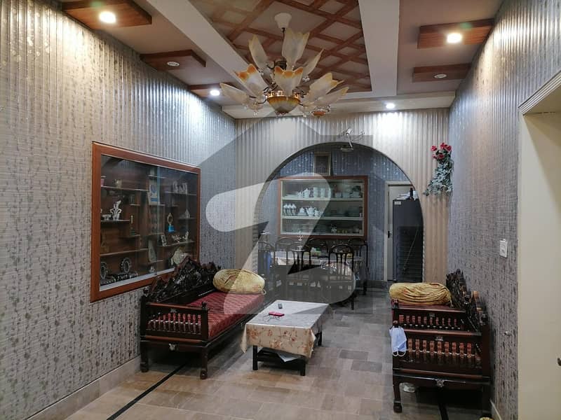 سوہنی دھرتی ٹاؤن اڑہ تُلہ روڈ ساہیوال میں 4 کمروں کا 5 مرلہ مکان 1.15 کروڑ میں برائے فروخت۔