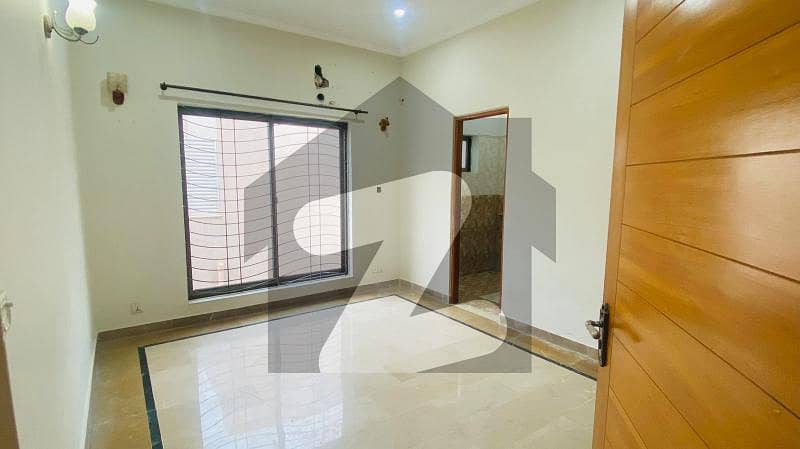 10 Marla Highly Maintained House For Rent