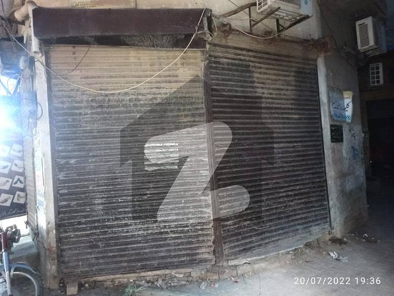 گھنٹا گھر چوک ملتان میں 1 مرلہ دکان 90 لاکھ میں برائے فروخت۔