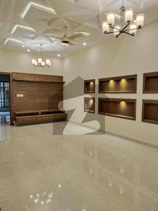 10 Marla Upper Portion Available For Rent In Bahria Town Phase 7