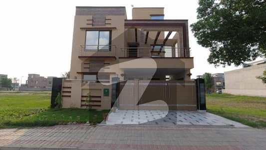 8 Marla Prime Location House Solid Construction Located In C Block Main Road