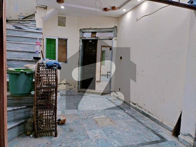 خدا بخش کالونی کینٹ لاہور میں 4 کمروں کا 5 مرلہ مکان 1.3 کروڑ میں برائے فروخت۔