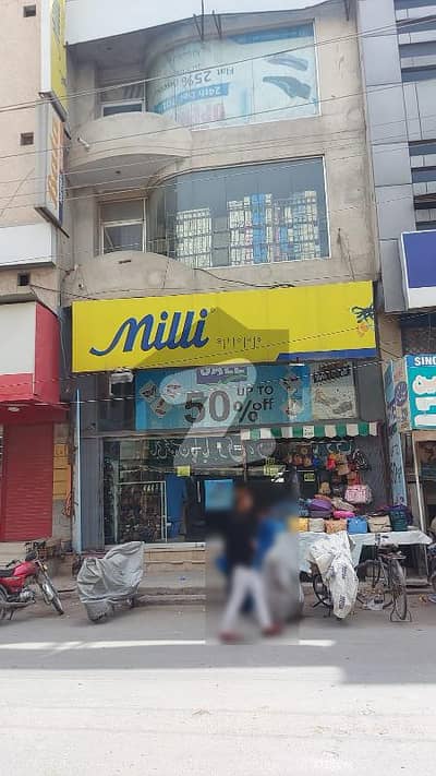دیپالپور بازار ساہیوال میں 4 مرلہ دفتر 8 کروڑ میں برائے فروخت۔