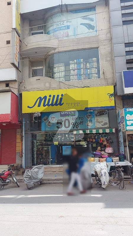 دیپالپور بازار ساہیوال میں 4 مرلہ دفتر 8 کروڑ میں برائے فروخت۔