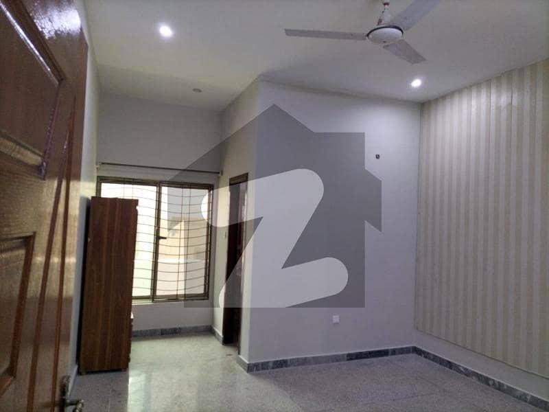 جناح گارڈنز فیز 1 جناح گارڈنز ایف ای سی ایچ ایس اسلام آباد میں 4 کمروں کا 8 مرلہ مکان 70 ہزار میں کرایہ پر دستیاب ہے۔
