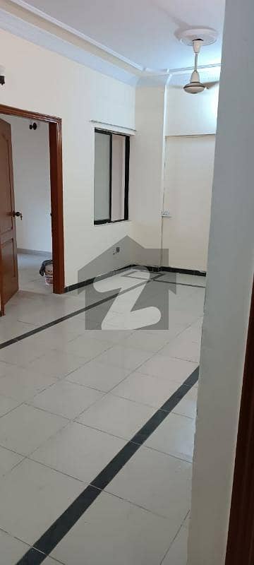 Flat Available For Rent In Tariq Commercial Area