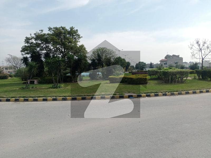 بینکرس ایوینیو کوآپریٹو ہاؤسنگ سوسائٹی لاہور میں 10 مرلہ رہائشی پلاٹ 1.17 کروڑ میں برائے فروخت۔