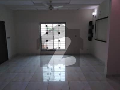 بحریہ ٹاؤن سیکٹر B بحریہ ٹاؤن لاہور میں 1 کمرے کا 5 مرلہ زیریں پورشن 28 ہزار میں کرایہ پر دستیاب ہے۔