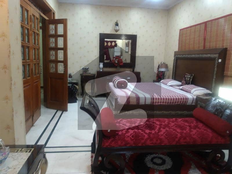 جوڈیشل کالونی لاہور میں 5 کمروں کا 10 مرلہ مکان 3.3 کروڑ میں برائے فروخت۔