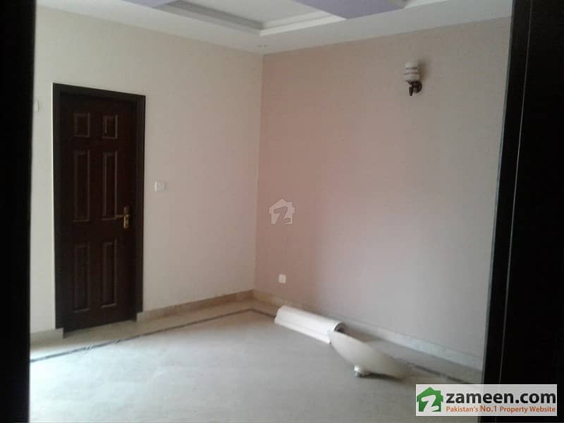 5 Marla Flat For Rent In Paragon City