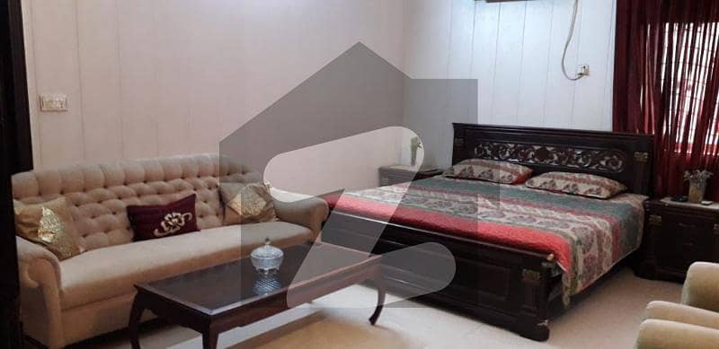 کینال ویو لاہور میں 5 کمروں کا 13 مرلہ مکان 3.3 کروڑ میں برائے فروخت۔