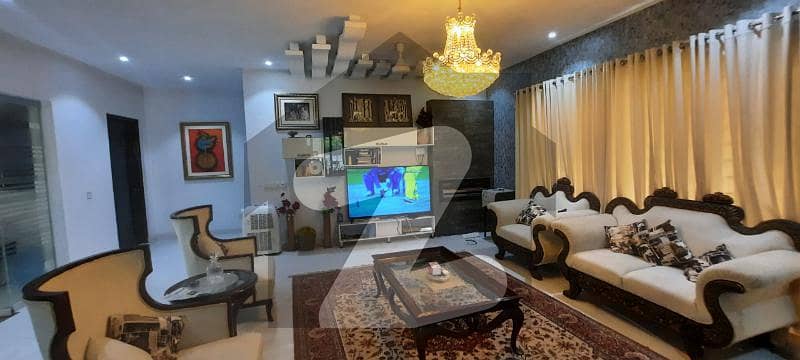 ویلینشیاء ۔ بلاک ای ویلینشیاء ہاؤسنگ سوسائٹی لاہور میں 6 کمروں کا 1 کنال مکان 1.75 لاکھ میں کرایہ پر دستیاب ہے۔