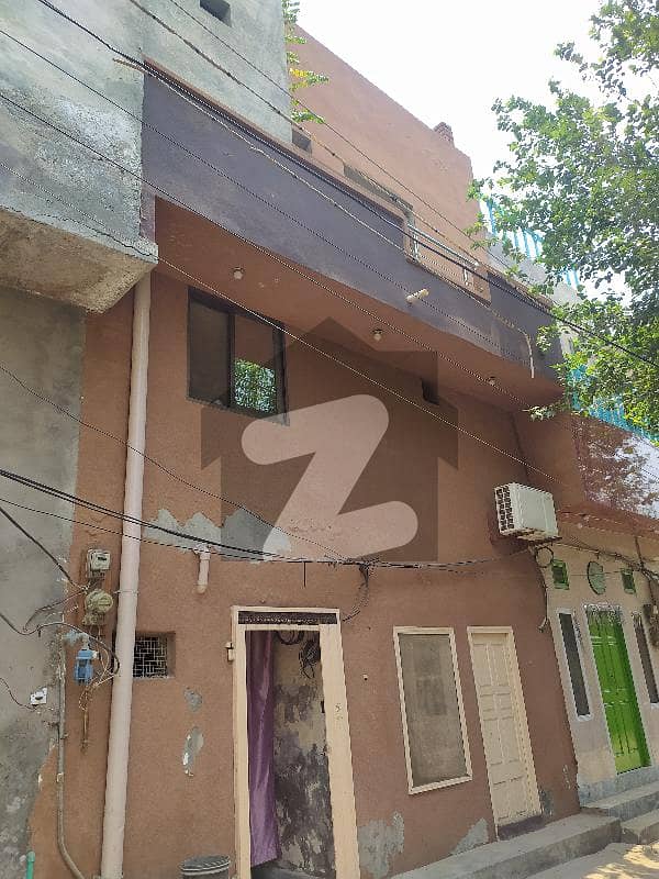 علامہ اقبال کالونی فیصل آباد میں 3 کمروں کا 3 مرلہ مکان 68 لاکھ میں برائے فروخت۔