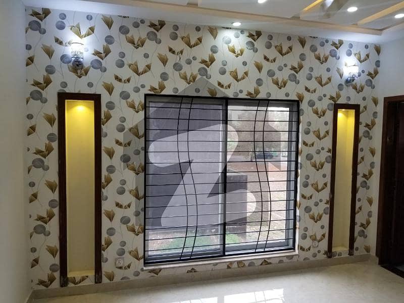 10 Marla Brand New Luxury Upper Portion Available For Rent In Bahria Town lahore.