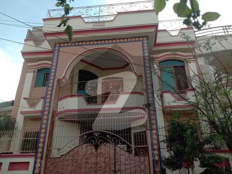 خیابان کالونی 2 فیصل آباد میں 3 کمروں کا 5 مرلہ مکان 1.25 کروڑ میں برائے فروخت۔
