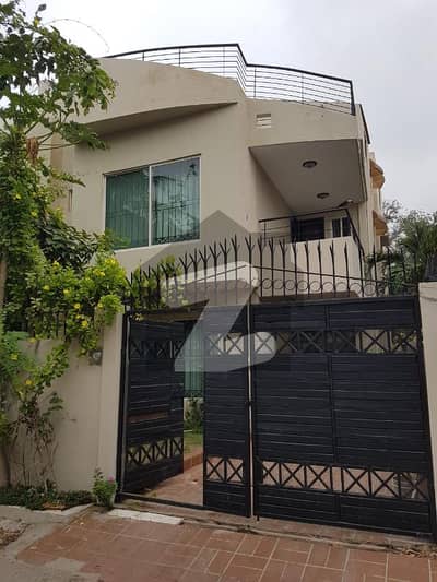 250 Yards Town House For Rent In Clifton Block 5