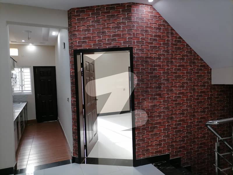 پی سی ایس آئی آر سٹاف کالونی لاہور میں 3 کمروں کا 4 مرلہ مکان 1.15 کروڑ میں برائے فروخت۔