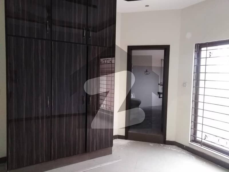 ماڈل ٹاؤن لاہور میں 5 کمروں کا 3 کنال مکان 21 کروڑ میں برائے فروخت۔