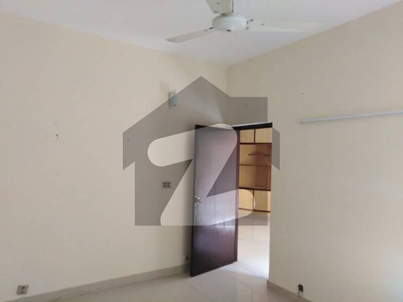 ماڈل ٹاؤن لاہور میں 5 کمروں کا 5 کنال مکان 46 کروڑ میں برائے فروخت۔