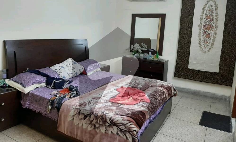 ماڈل ٹاؤن لاہور میں 5 کمروں کا 5 کنال مکان 42 کروڑ میں برائے فروخت۔