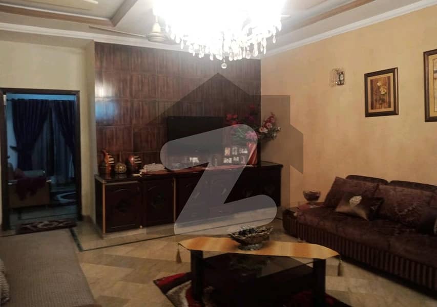 ماڈل ٹاؤن لاہور میں 5 کمروں کا 5 کنال مکان 40 کروڑ میں برائے فروخت۔