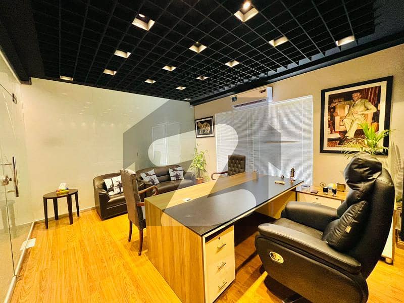 900 Square Feet Luxurious Fully Furnished Office For Rent
