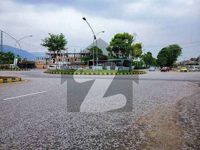 حیات آباد فیز 7 - ای6 حیات آباد فیز 7 حیات آباد پشاور میں 10 مرلہ رہائشی پلاٹ 3.2 کروڑ میں برائے فروخت۔