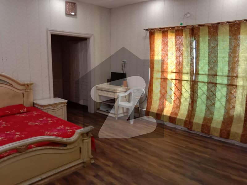 House Of 60 Marla Available For Rent In Officers Colony No 1