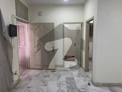 جوہر ٹاؤن فیز 2 جوہر ٹاؤن لاہور میں 3 کمروں کا 5 مرلہ مکان 57 ہزار میں کرایہ پر دستیاب ہے۔