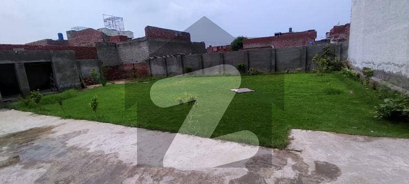 کرباٹھ لاہور میں 5 کمروں کا 1.4 کنال مکان 1.5 کروڑ میں برائے فروخت۔