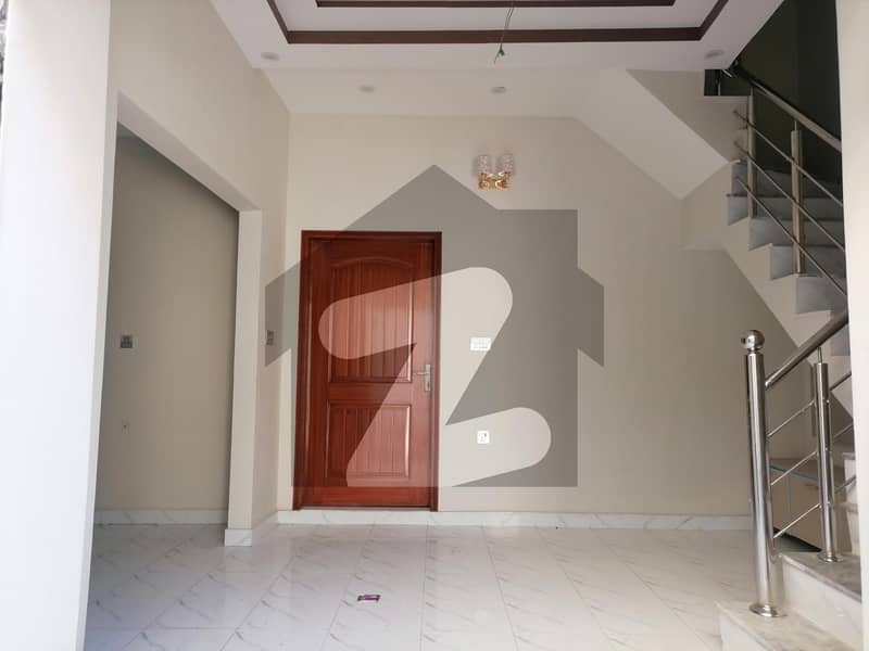 پی سی ایس آئی آر سٹاف کالونی لاہور میں 3 کمروں کا 2 مرلہ مکان 70 لاکھ میں برائے فروخت۔