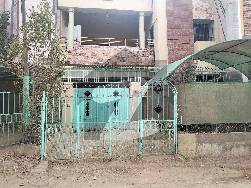 نارتھ ناظم آباد ۔ بلاک سی نارتھ ناظم آباد کراچی میں 9 کمروں کا 8 مرلہ مکان 5.5 کروڑ میں برائے فروخت۔