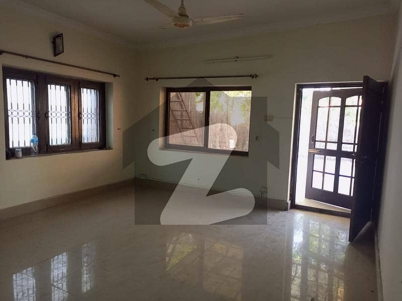 House 5 Bedrooms, 1640 Sq. Yards For Sale F-6 Islamabad