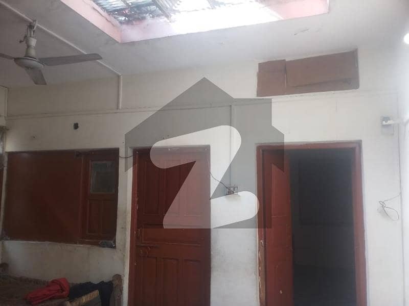 کینٹ پشاور میں 4 کمروں کا 3 مرلہ مکان 1.2 کروڑ میں برائے فروخت۔