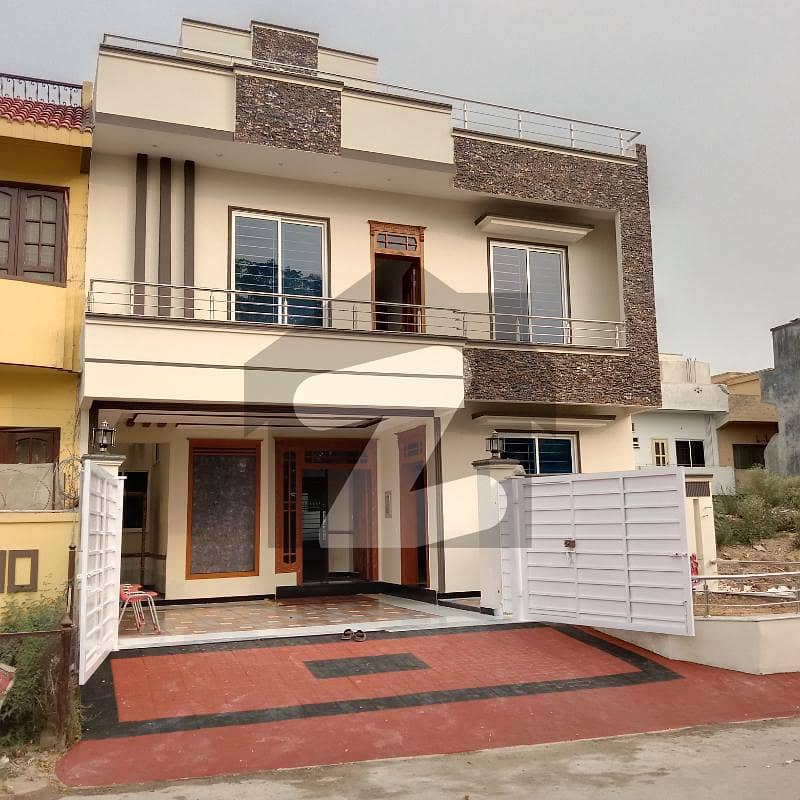 8 Marla (30 60) Brand New Beautiful House For Sale Park Face Ideal Location In G-13
