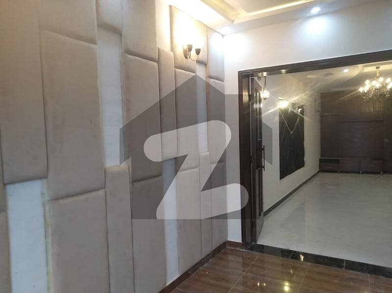 این ایف سی 1 لاہور میں 6 کمروں کا 1 کنال مکان 1.5 لاکھ میں کرایہ پر دستیاب ہے۔