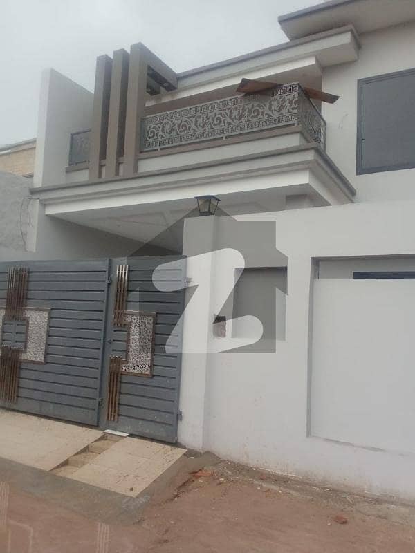 کینال روڈ رحیم یار خان میں 4 کمروں کا 10 مرلہ مکان 1.35 کروڑ میں برائے فروخت۔